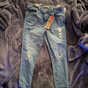 Levi 720 high rise super skinny jeans